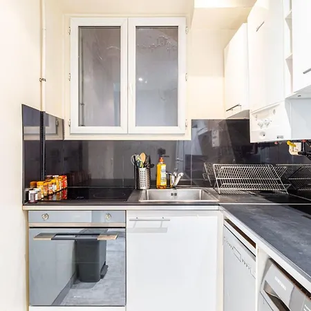 Guestready - A Lovely In Batignolles *